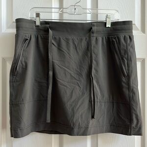 Athleta Celsea Cargo 16 1/2 Skort